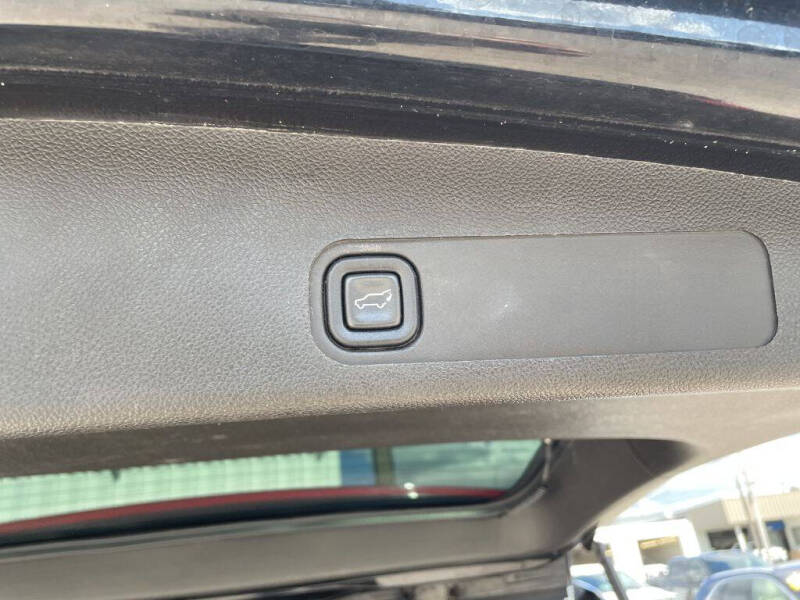 2013 Cadillac Escalade Platinum Edition