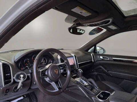2017 Porsche Cayenne Platinum Edition