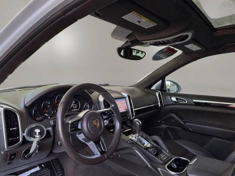 2017 Porsche Cayenne Platinum Edition