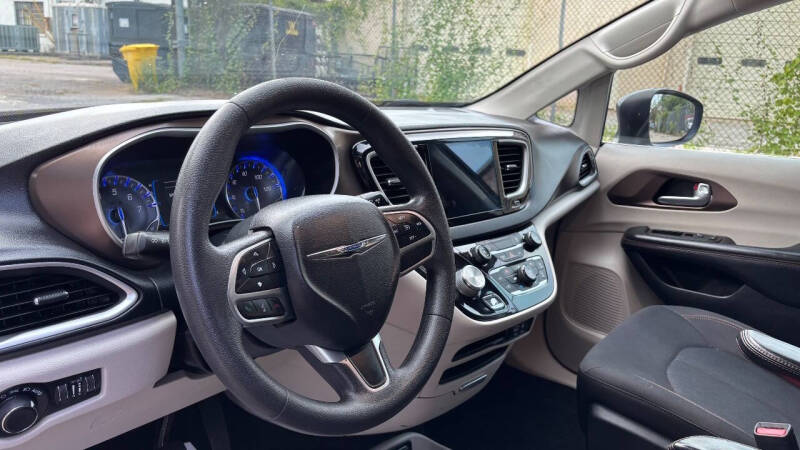 2017 Chrysler Pacifica Touring