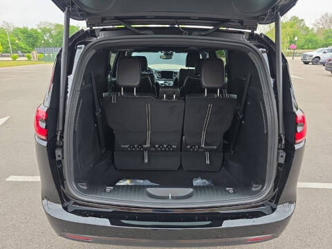 2027 Chrysler Pacifica Limited
