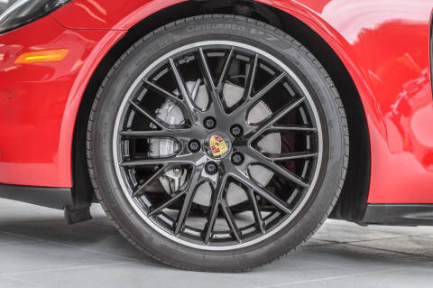 2018 Porsche Panamera 4