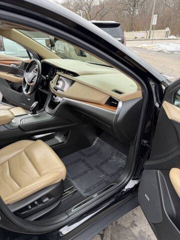 2017 Cadillac XT5 Platinum