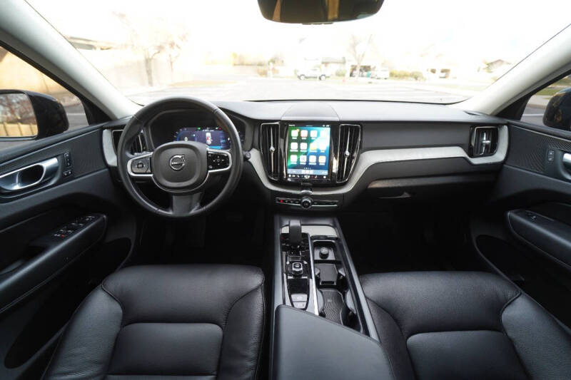 2025 Volvo XC60 B5 Plus Dark Theme