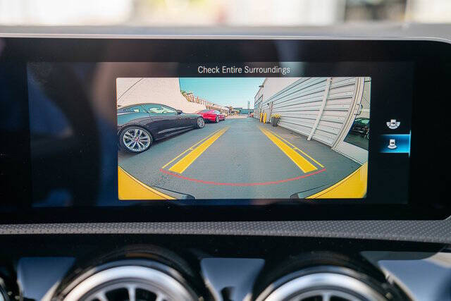 2020 Mercedes-Benz CLA 21