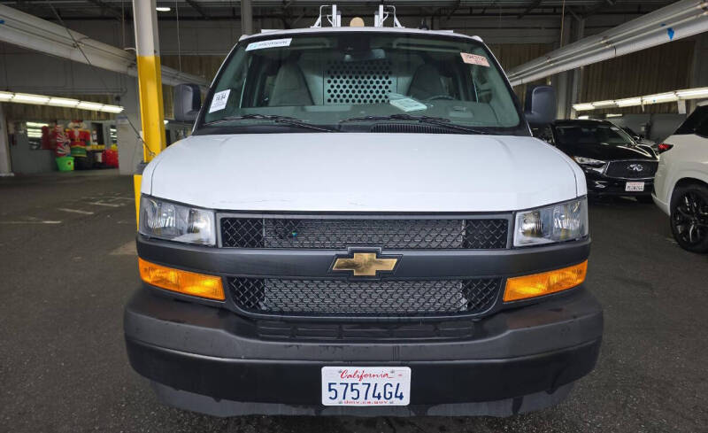 2025 Chevrolet Express 2500