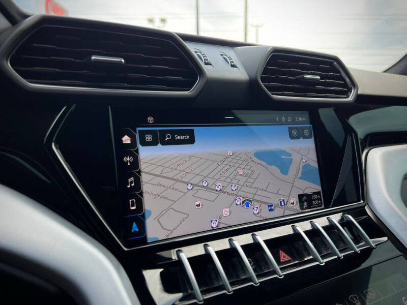 2022 Lamborghini Urus