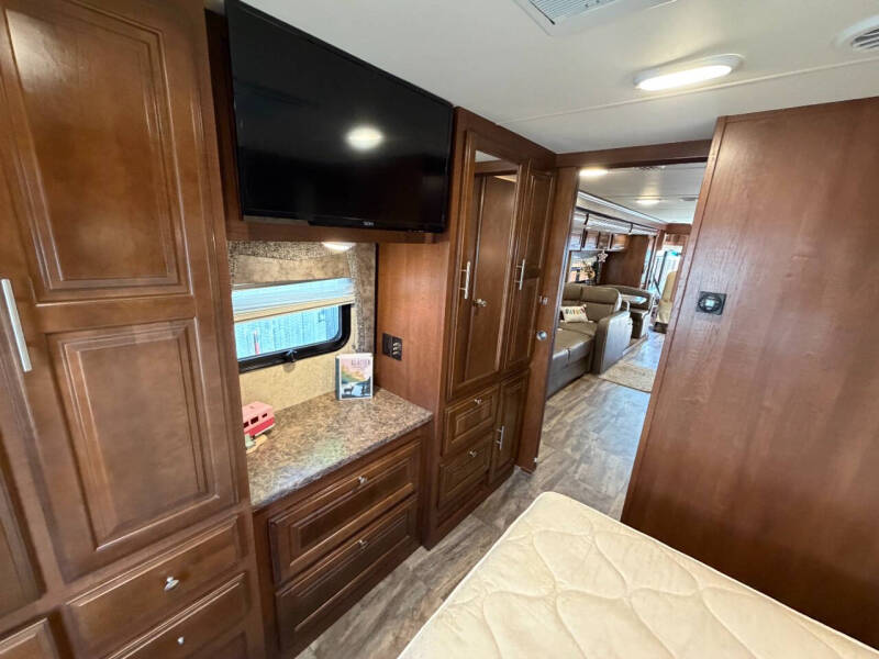 2015 Forest River Georgetown 335DS