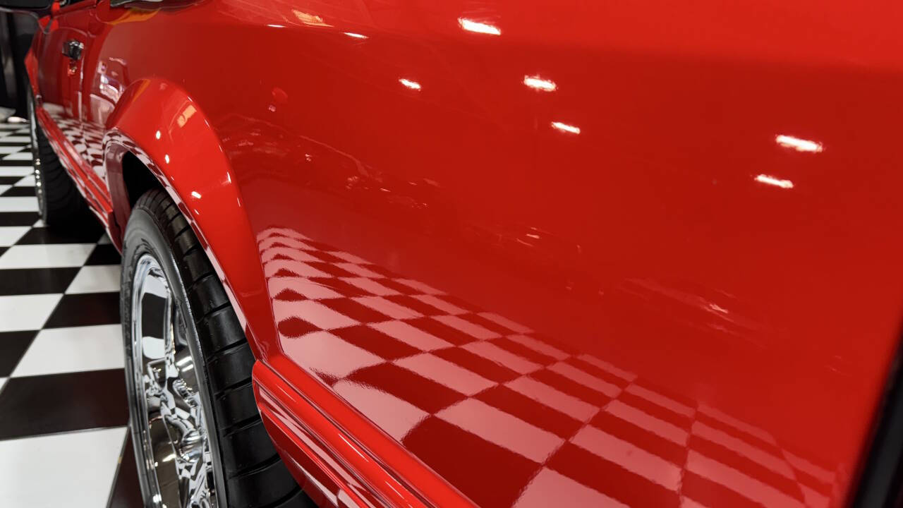 1992 Ford Mustang 17