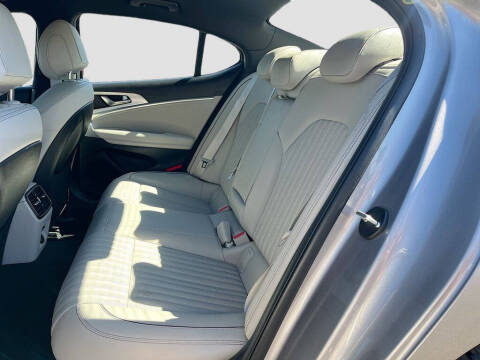2023 Genesis G70
