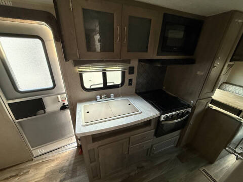 2019 Palomino Puma XLE Lite