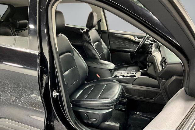 2021 Ford Escape Titanium