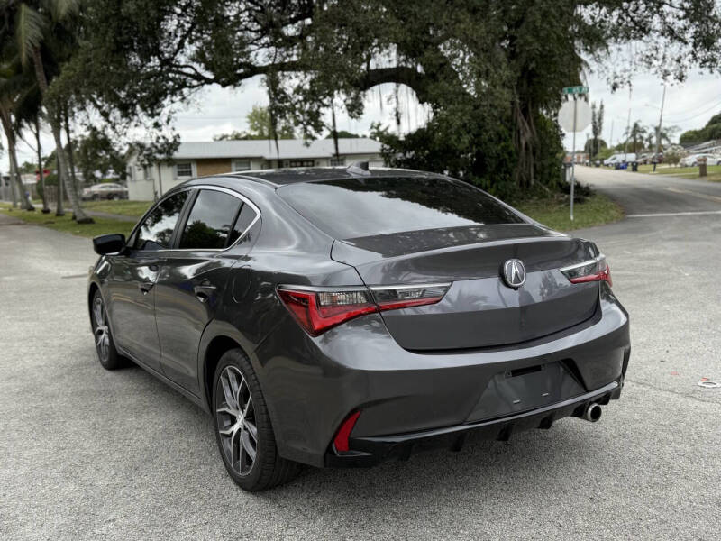 2019 Acura ILX w/Premium