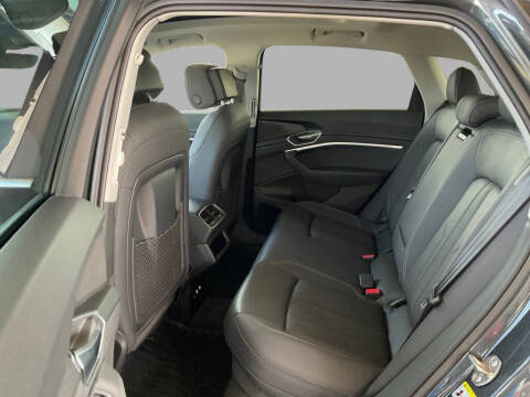 2019 Audi e-tron quattro Premium Plus