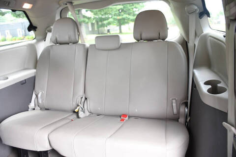 2017 Toyota Sienna XLE 7-Passenger