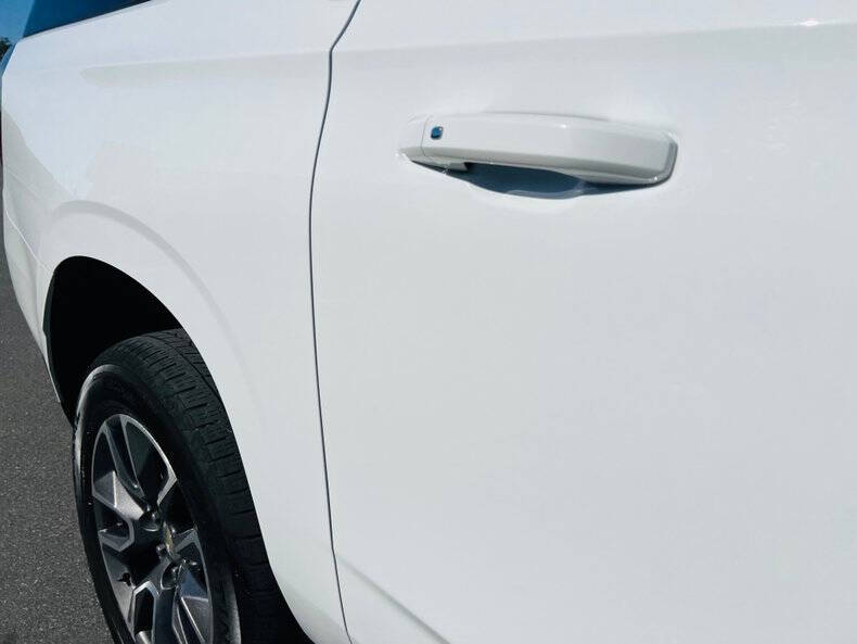 2022 Chevrolet Suburban LT