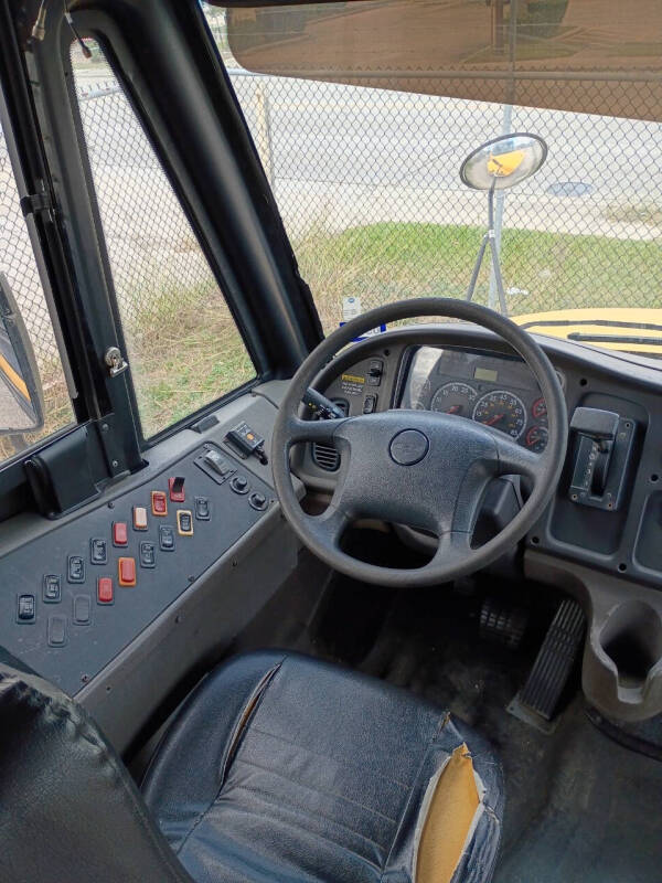 2009 Freightliner B2 Chassis