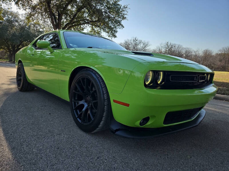 Used 2015 Dodge Challenger R/T with VIN 2C3CDZBTXFH704597 for sale in San Antonio, TX