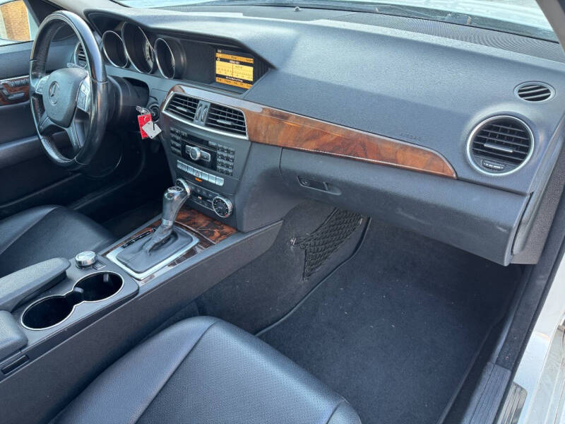 2012 Mercedes-Benz C-Class C 300 Luxury 4MATIC