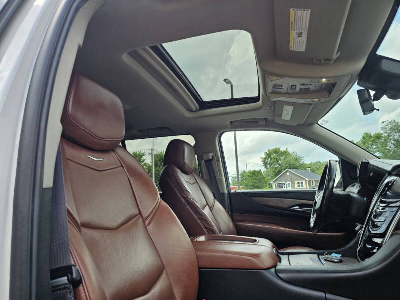 2017 Cadillac Escalade Luxury