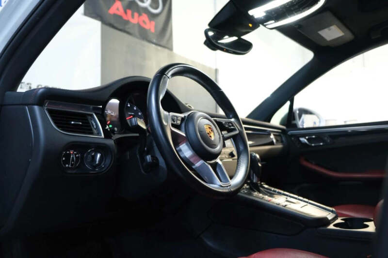 2017 Porsche Macan S