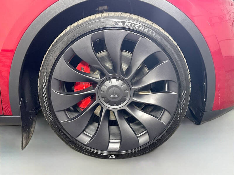 2024 Tesla Model Y Performance
