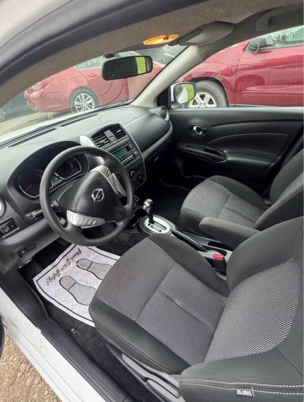 2018 Nissan Versa SV