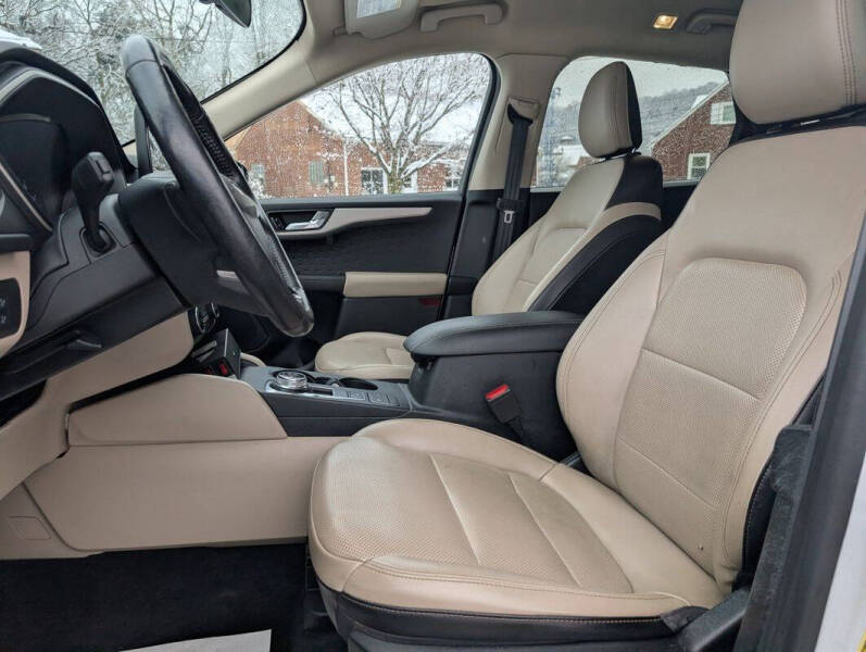 2020 Ford Escape SEL