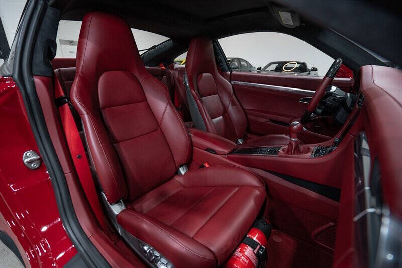 2019 Porsche 911 Carrera 4S