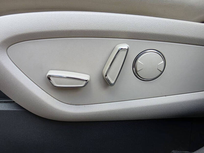 2019 Lincoln Nautilus Select