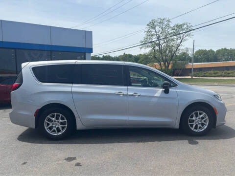 2024 Chrysler Pacifica Touring L