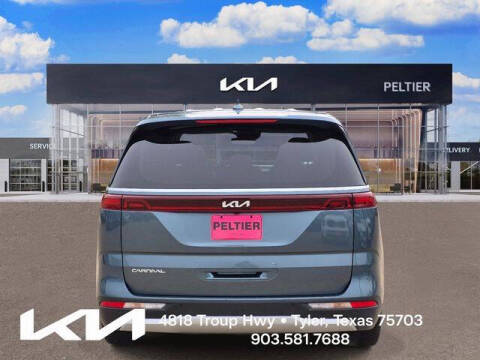 2024 Kia Carnival EX