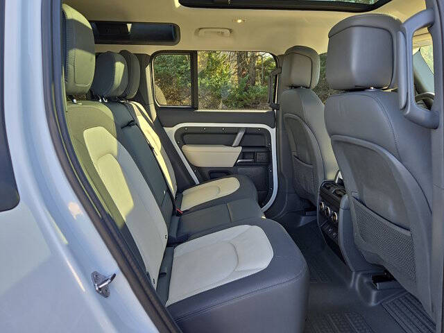 2024 Land Rover Defender 110 P400 X-Dynamic SE