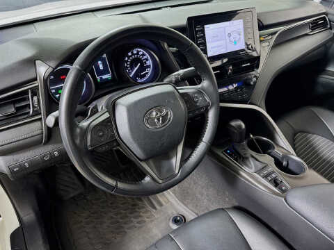 2022 Toyota Camry Hybrid SE Nightshade