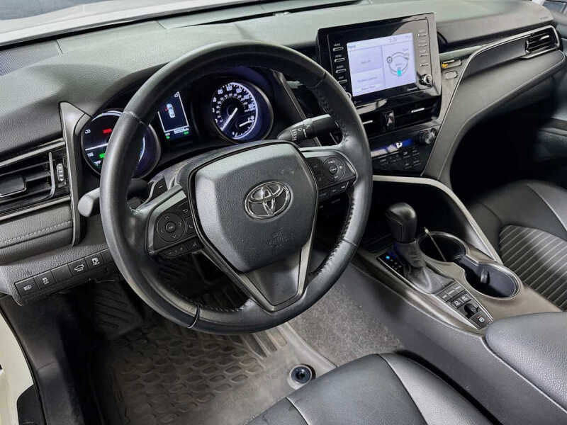 2022 Toyota Camry Hybrid SE Nightshade