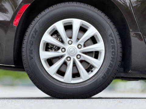 2017 Chrysler Pacifica Touring-L