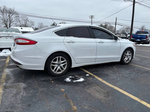 2016 Ford Fusion SE