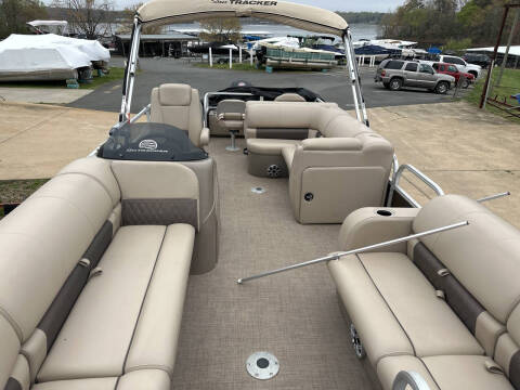 2023 Tracker Sport Fish 22 DLX