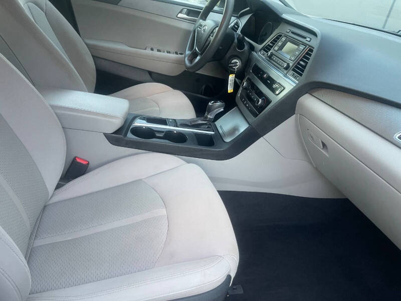 2017 Hyundai Sonata SE