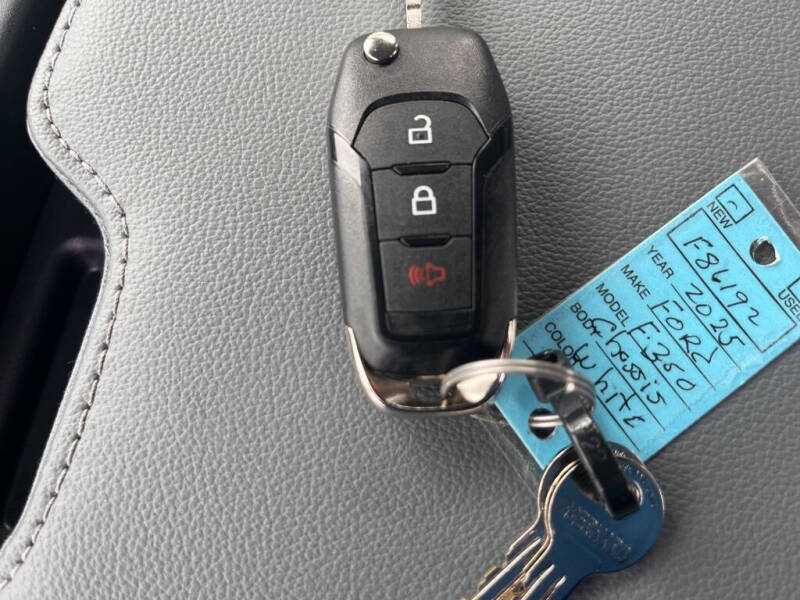 2025 Ford F-350 Super Duty XL