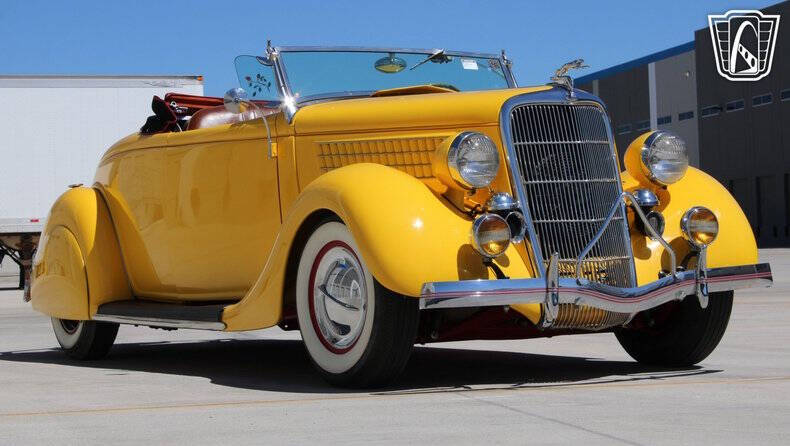 1935 Ford Deluxe