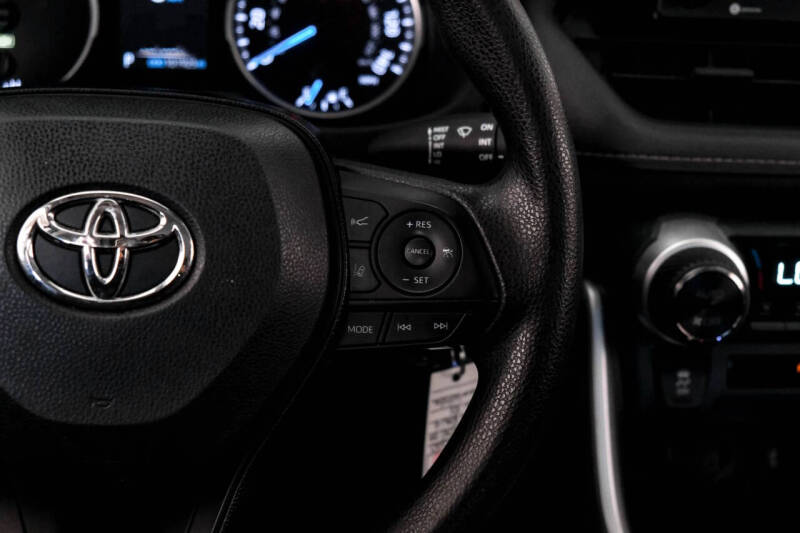 2020 Toyota RAV4 Hybrid LE