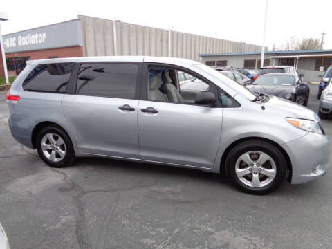 2012 Toyota Sienna Base 7-Passenger