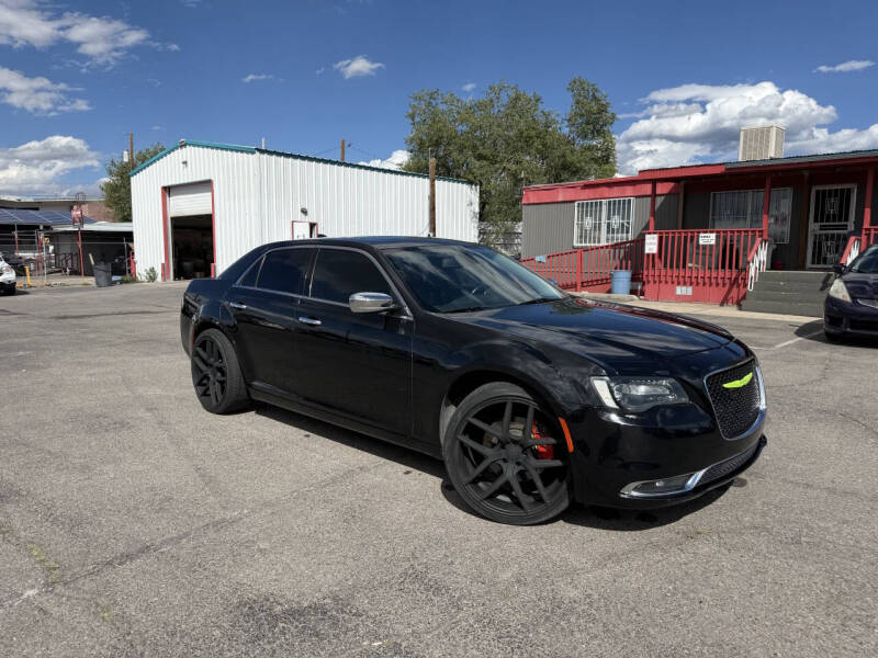 2020 Chrysler 300 Limited's photo