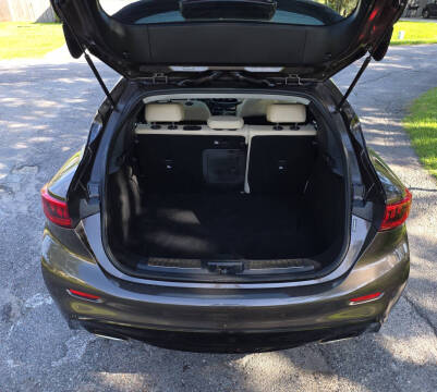 2017 Infiniti QX30 Premium