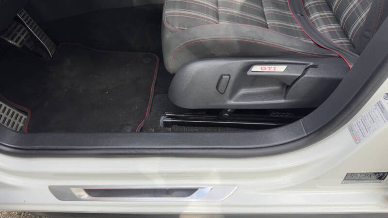 2013 Volkswagen GTI Wolfsburg Edition