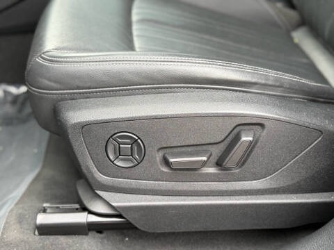 2019 Audi e-tron quattro Premium Plus