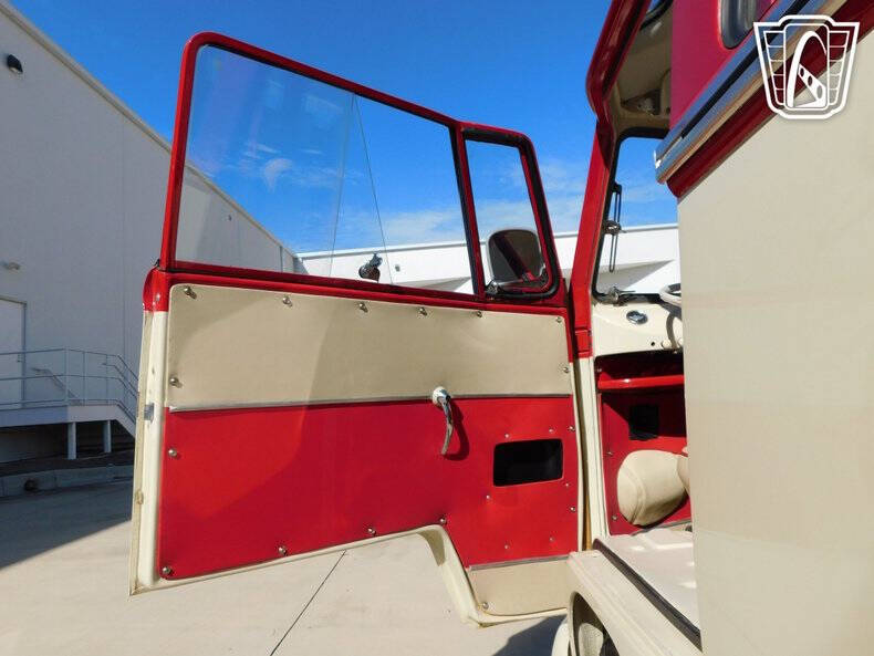 1975 Volkswagen Type 2