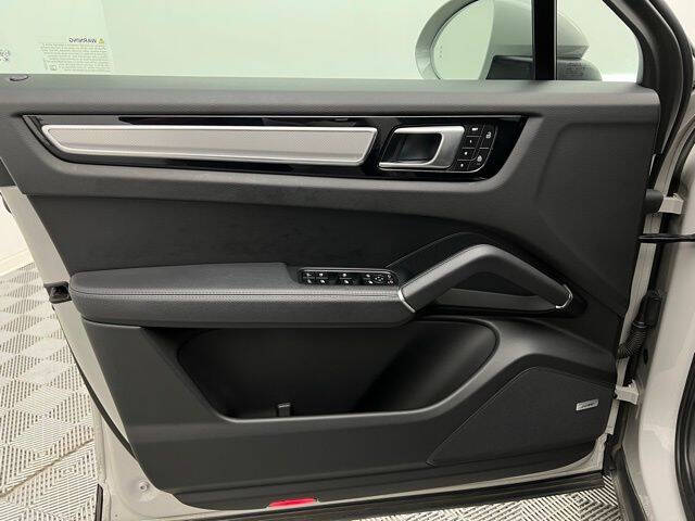 2022 Porsche Cayenne Coupe Platinum Edition