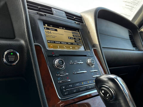 2016 Lincoln Navigator Select